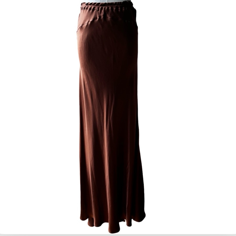 ‼️💥PRICE DROP ☄️ Vintage Roberto Cavalli Skirt Size M/L
100% Silk - Picture 2 of 13